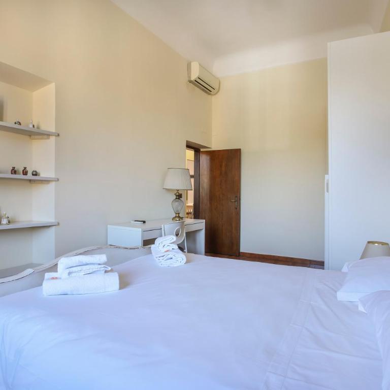 Oltrarno Tasso Apartment in Florence - Three-Bedroom Apartment - High Floor - 13
