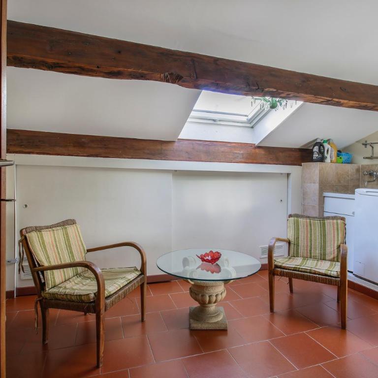 Oltrarno Tasso Apartment in Florence - Three-Bedroom Apartment - High Floor - 34