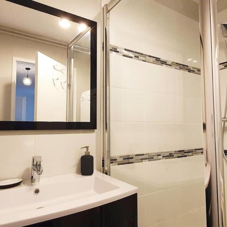 Cours de la Rep - 50m Gare et Tram - Apartment - 17