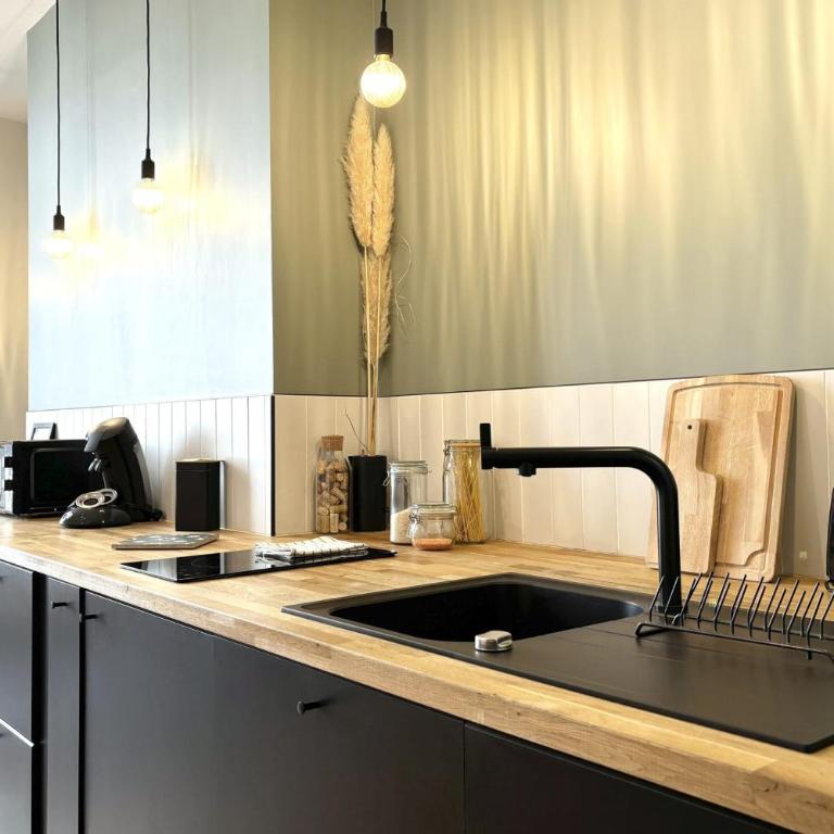 l'Exotique - Vue Place du Vieux Marché - Appartement - 34
