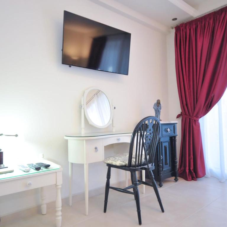 St.George Apartments - Studio - 4