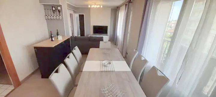 L'Amicale : 80 m², 6 Prs, 3 Ch, Centre ville - Appartement 3 Chambres - 14