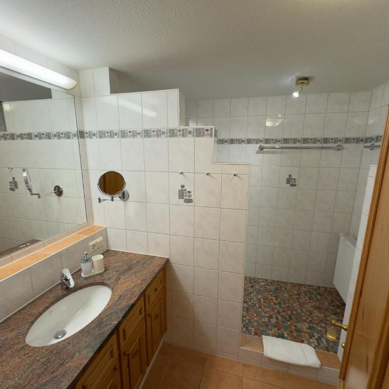 Ferienwohnungen am Kurpark - Apartment mit Balkon - 2