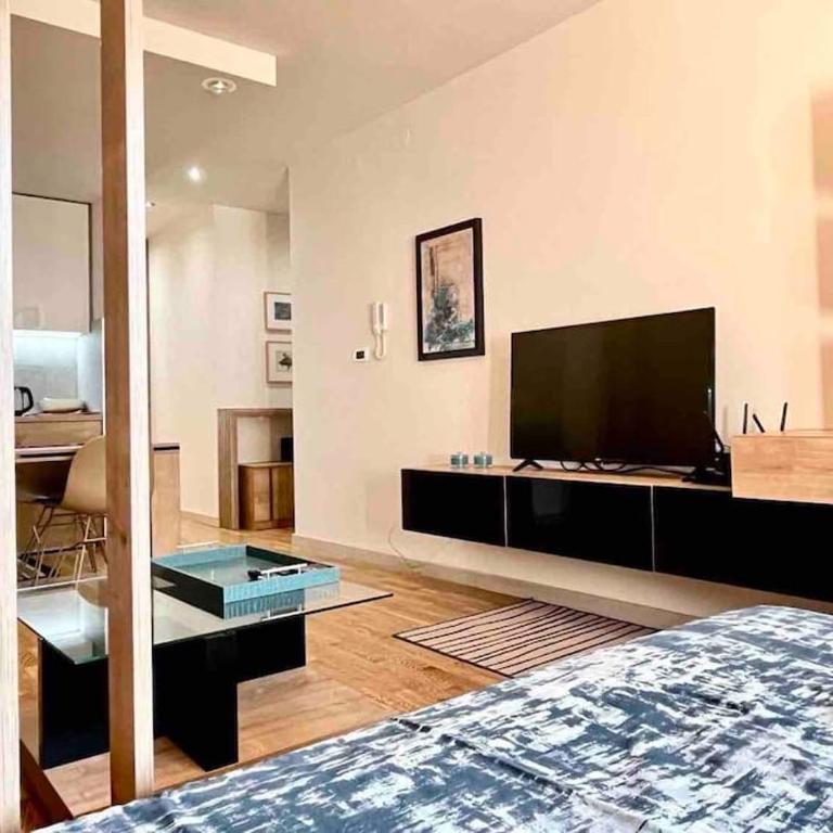 Studio 38 - Modern Studio in Budva - One-Bedroom Apartment - 11