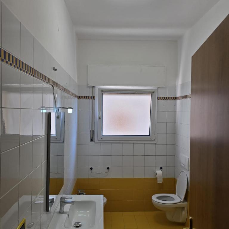 MMM HOME Train Station 3 - Camera Quadrupla con Bagno in Comune - 12