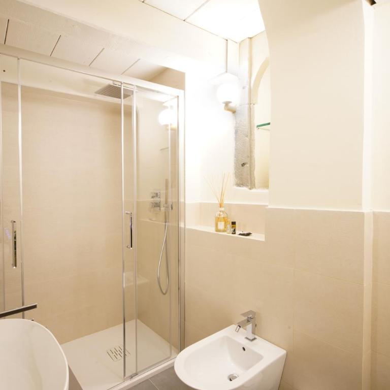 Loft moderno vista centro città J House - Appartamento con 3 Camere da Letto - 53