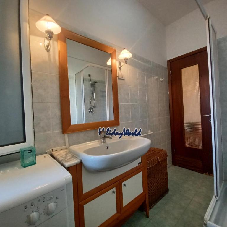 House Holiday Sea by Holiday World - Three-Bedroom Apartment - 19