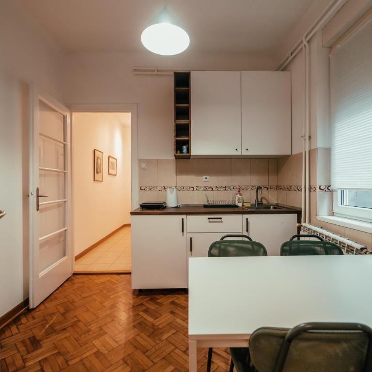 Central Spacious Apartment - Apartman sa 3 Spavaće Sobe - 8