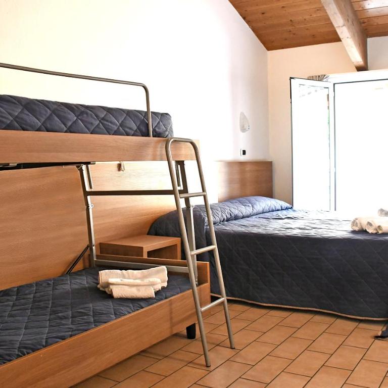 Hotel Edera - in pieno Centro a pochi passi dal Mare - Quadruple Room with Balcony - 16