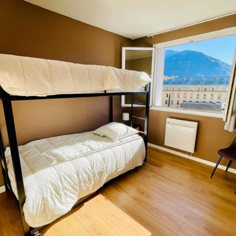 Charming T3 with balcony in the heart of Briançon - Appartement - 6