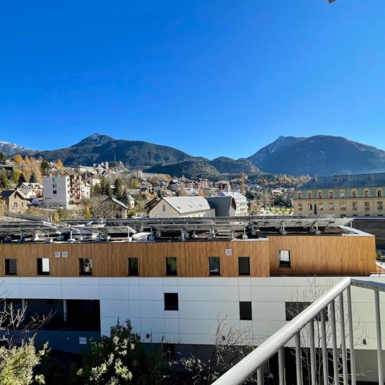 Charming T3 with balcony in the heart of Briançon - Appartement - 11