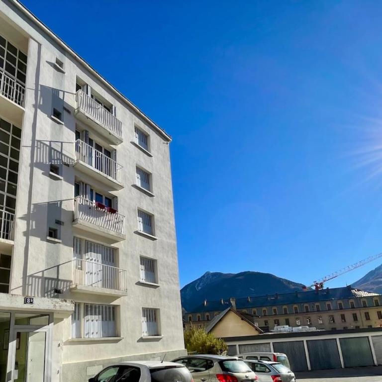 Charming T3 with balcony in the heart of Briançon - Appartement - 12
