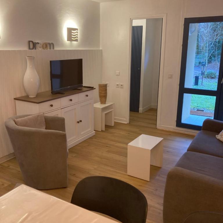Appartement 6 personnes dans résidence avec piscine - Appartement 2 Chambres - 1