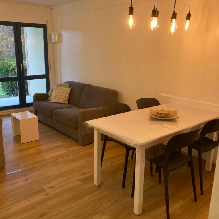 Appartement 6 personnes dans résidence avec piscine - Appartement 2 Chambres - 6