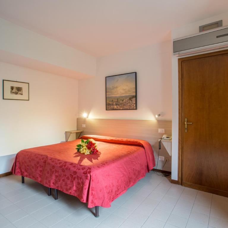 Hotel San Rufino - Camera Matrimoniale - 1