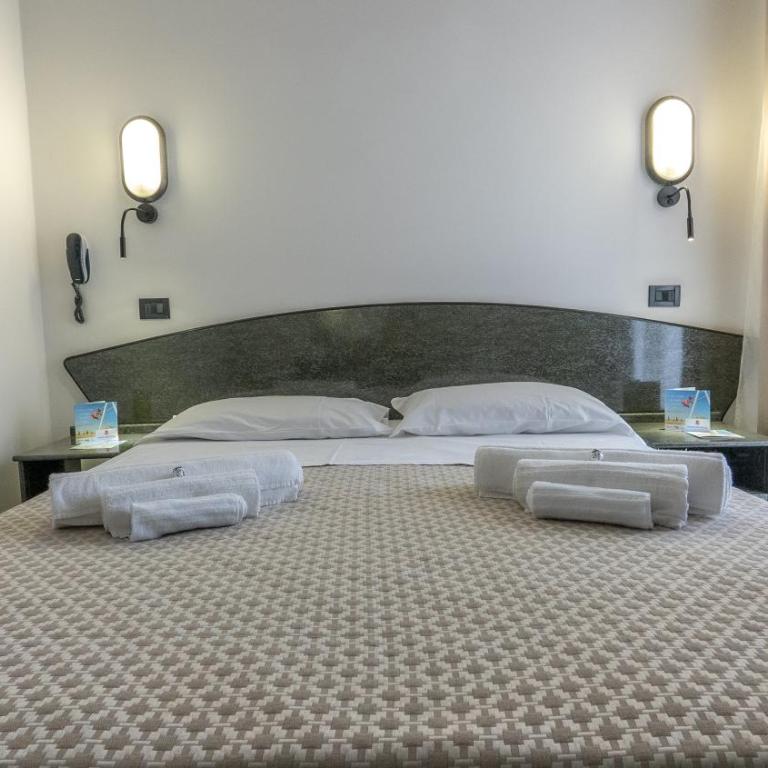Hotel Nobel - Suite Familiare con Balcone - 3