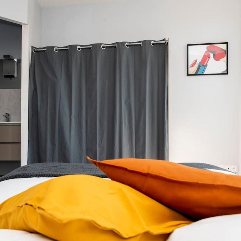 Duplex de charme - centre Caen à pied - 4 pers - One-Bedroom Apartment - 6