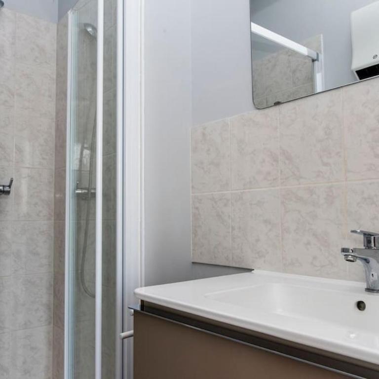 Duplex de charme - centre Caen à pied - 4 pers - One-Bedroom Apartment - 15