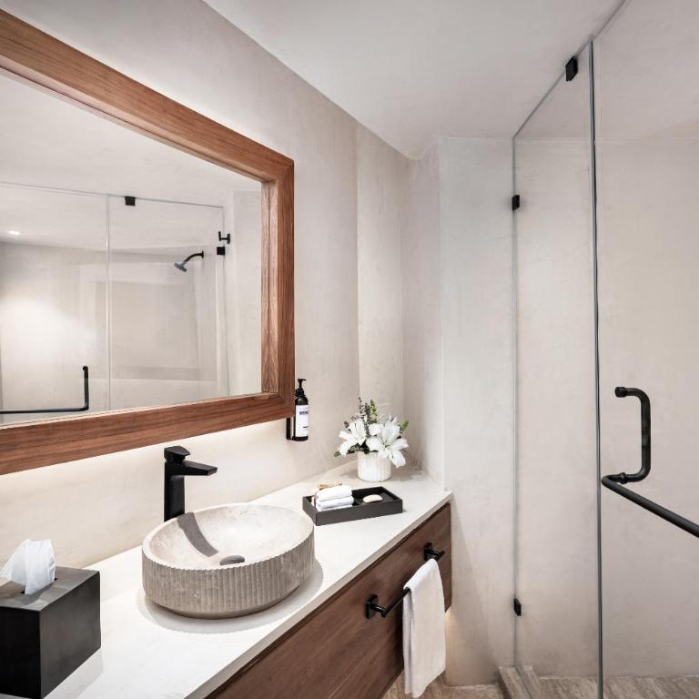 Secrets Tulum Resort & Beach Club - Adults Only - All Inclusive - Habitación Casa Zamna frente al mar - 1 cama extragrande - 1
