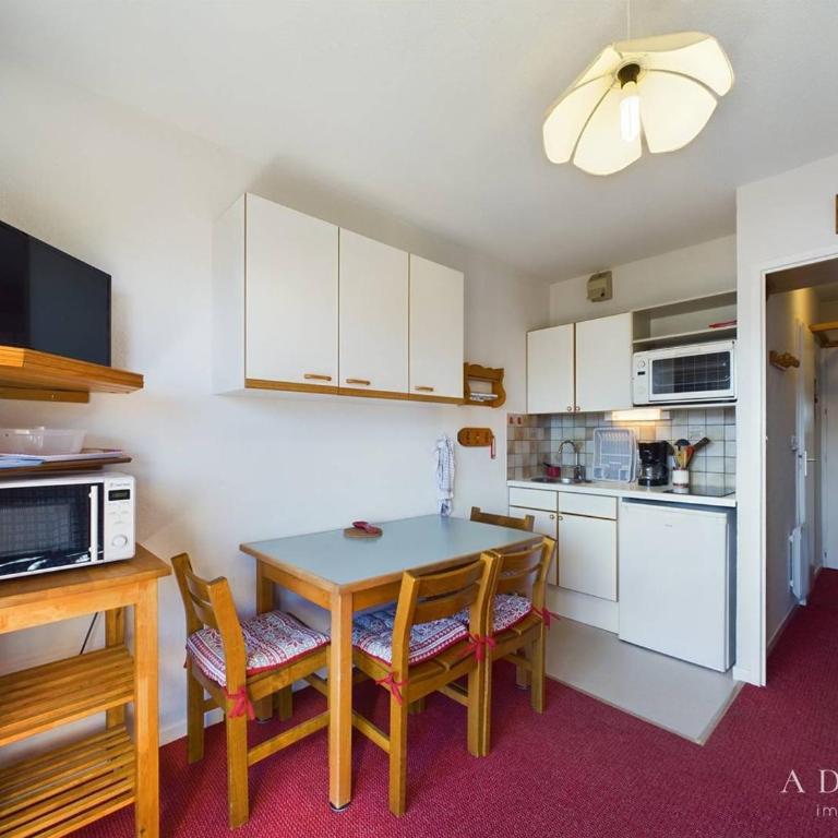Charmant Studio 2/4 pers, centre-station, balcon sud, proche des pistes, parking inclus - FR-1-398-574 - Studio - 4