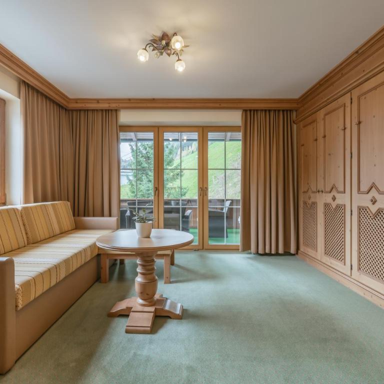 Wohlfühlhotel KERSCHDORFER - B&B - ADULTS ONLY - Doppelzimmer mit Balkon - 2