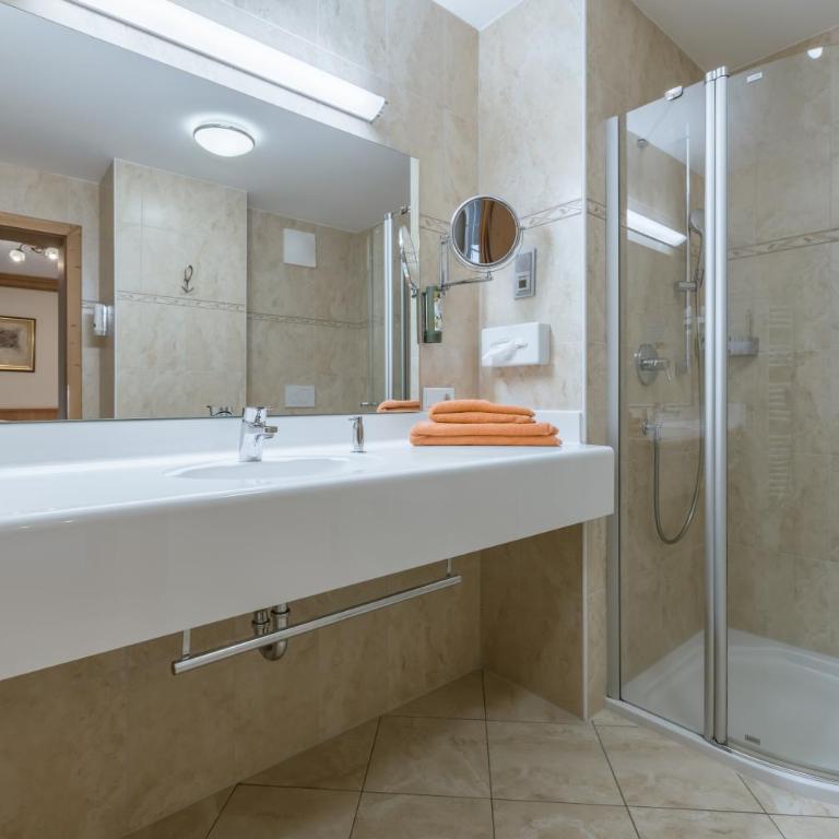 Wohlfühlhotel KERSCHDORFER - B&B - ADULTS ONLY - Einzelzimmer mit Bergblick - 3