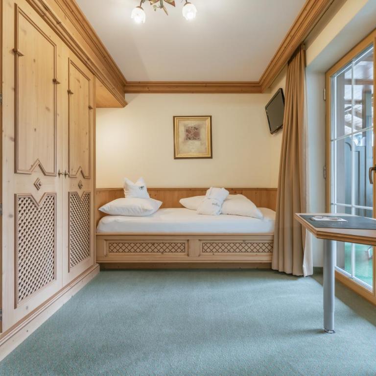 Wohlfühlhotel KERSCHDORFER - B&B - ADULTS ONLY - Einzelzimmer mit Bergblick - 2