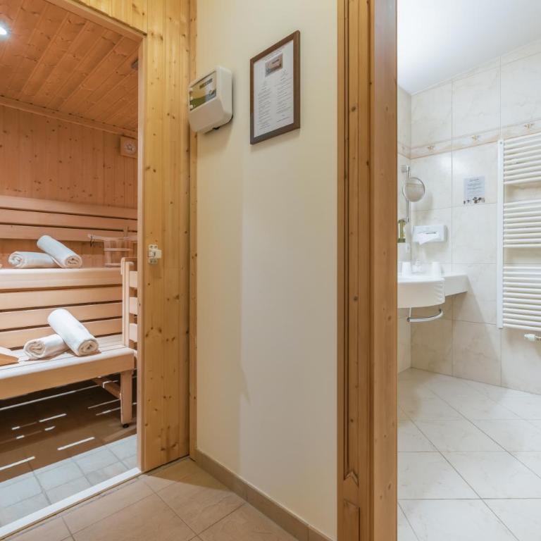 Wohlfühlhotel KERSCHDORFER - B&B - ADULTS ONLY - Suite mit Sauna - 9