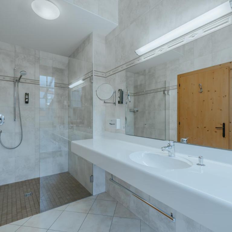 Wohlfühlhotel KERSCHDORFER - B&B - ADULTS ONLY - Junior Suite mit Terrasse - 3