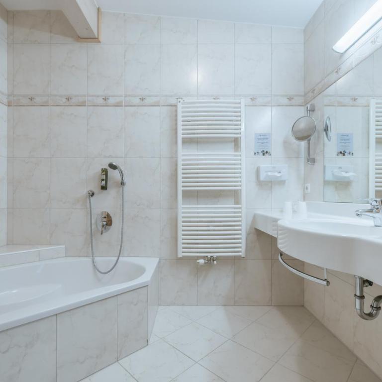 Wohlfühlhotel KERSCHDORFER - B&B - ADULTS ONLY - Wellnesssuite - 2