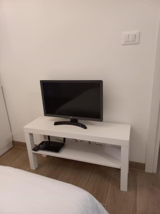 Sea view city centre - One-Bedroom Apartment - 8