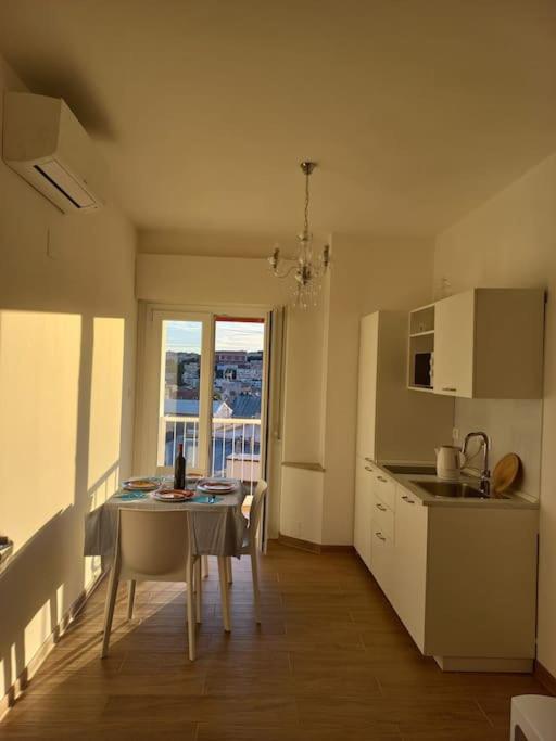Sea view city centre - One-Bedroom Apartment - 11