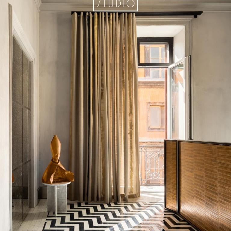 Unicum Suite Grande Archivio Napoli Centro Storico - Suite Quadrupla Deluxe con Vasca da Bagno Idromassaggio e Balcone - 12