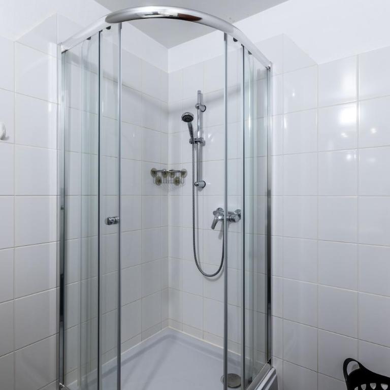 Apartment Zuhause - Studio mit Dusche - 15