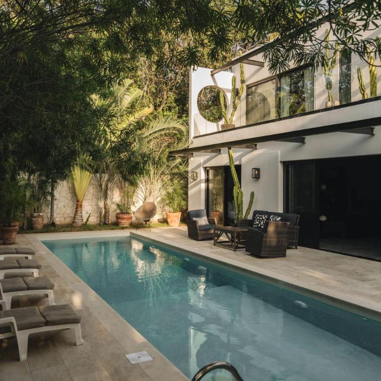 Elegant Villa Stay Gated Place Full Concierge - Villa - 1