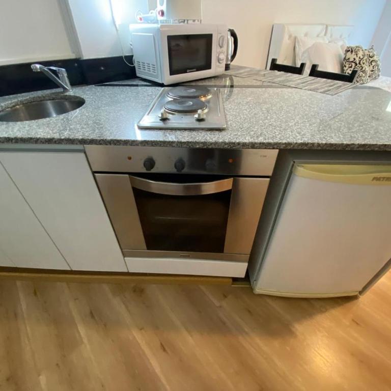Moderno monoambiente nuevo con balcon a la calle en barrio Belgrano - Apartamento de 1 dormitorio - 20