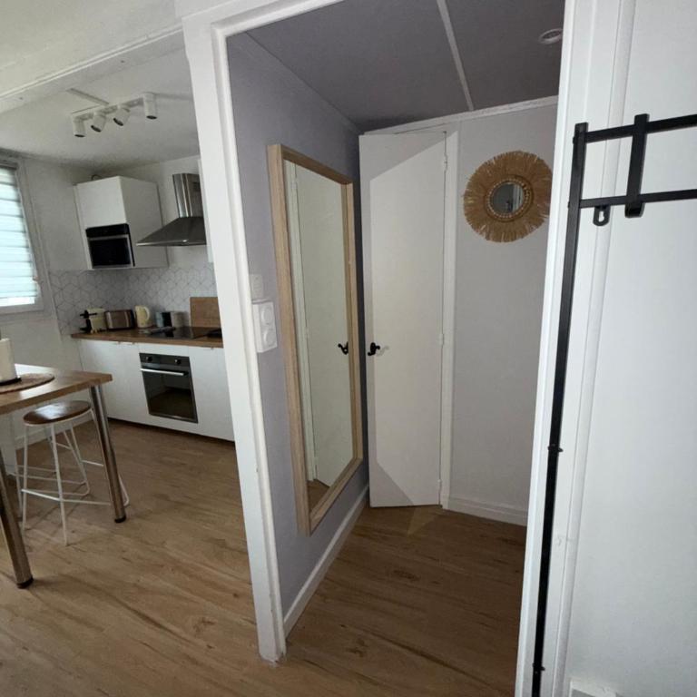 superbe duplex avec parking gratuit - Appartement 2 Chambres - 12