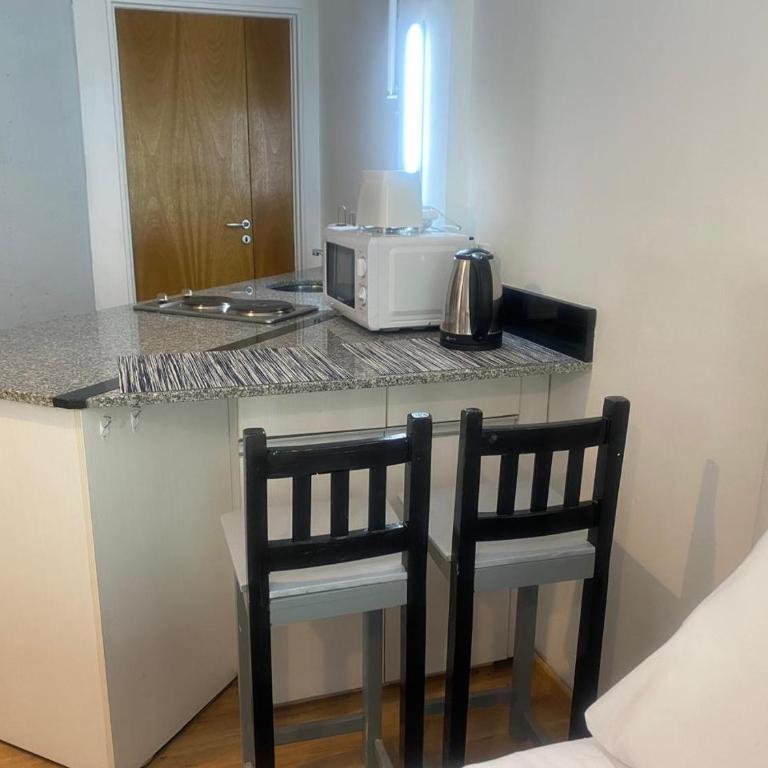 Moderno monoambiente nuevo con balcon a la calle en barrio Belgrano - Apartamento de 1 dormitorio - 11