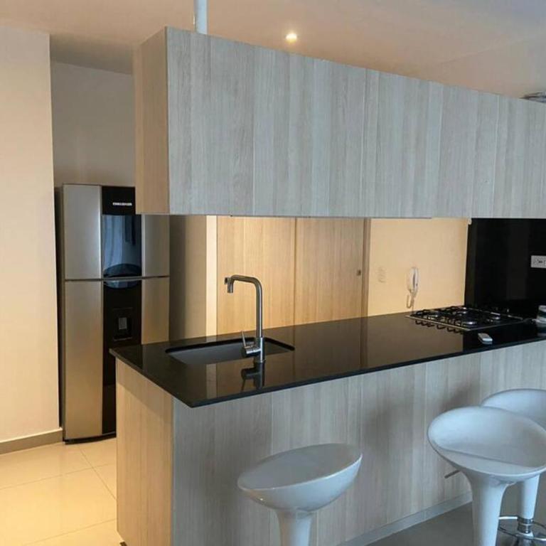 2BR Apto con excelente ubicación y balcón - Apartamento de 2 dormitorios - 7