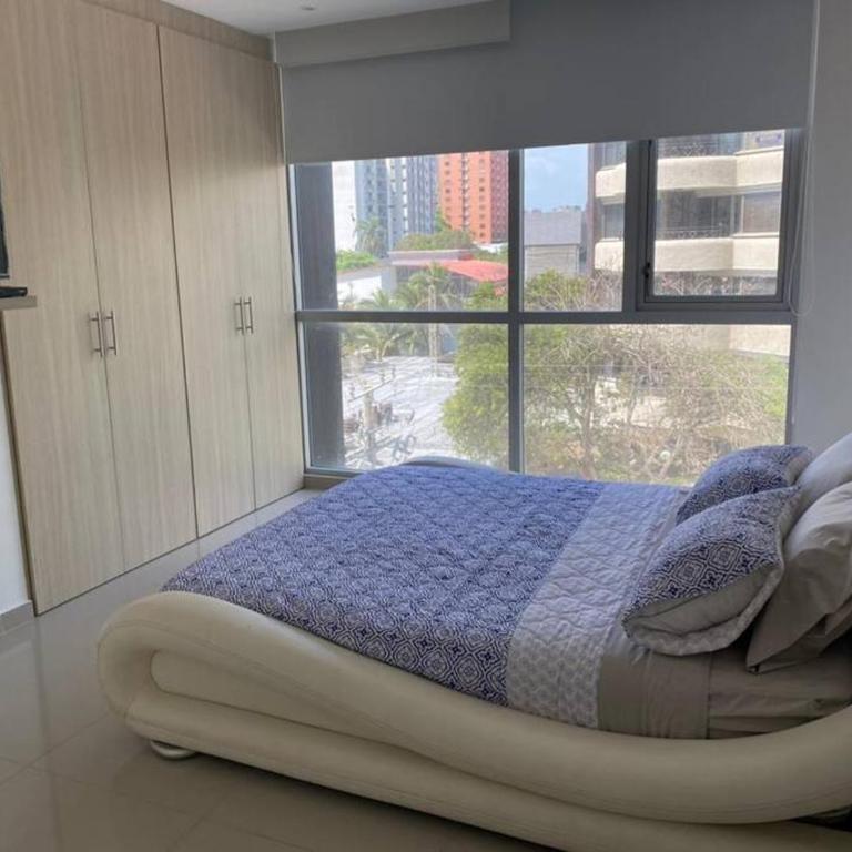 2BR Apto con excelente ubicación y balcón - Two-Bedroom Apartment - 8