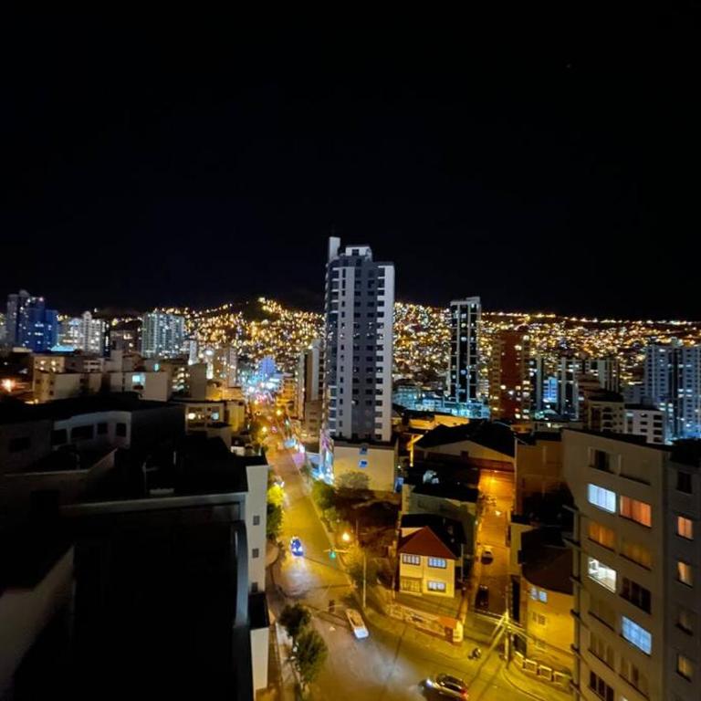 Ubicación perfecta Hermosa vista - Two-Bedroom Apartment - 12