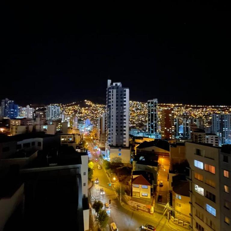 Ubicación perfecta Hermosa vista - Two-Bedroom Apartment - 21