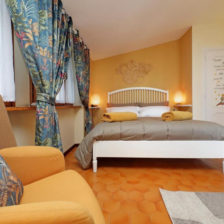 Villa Gisi Guest House - Deluxe Double Room with Balcony - 5