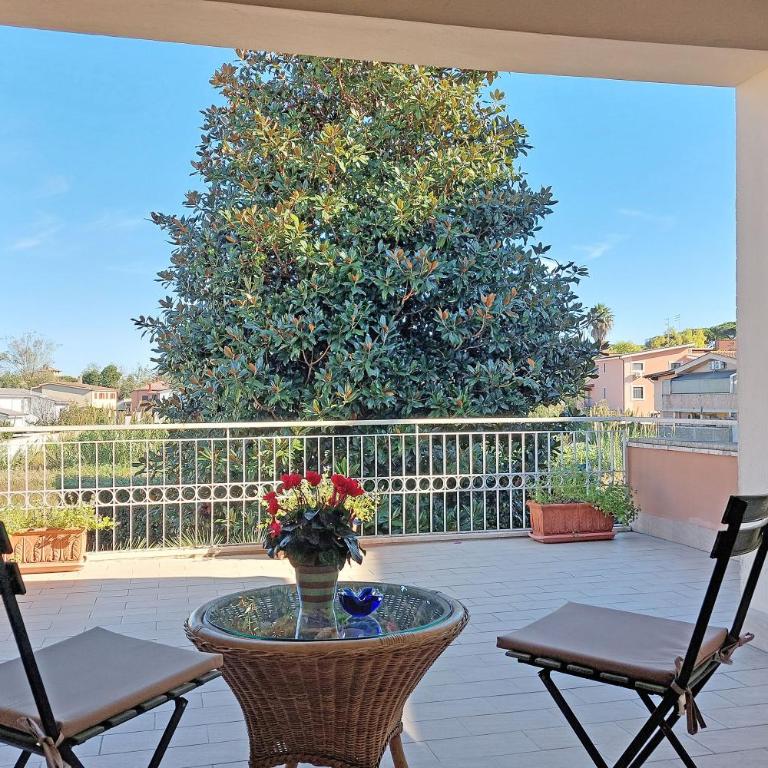 Villa Gisi Guest House - Deluxe Double Room with Balcony - 2