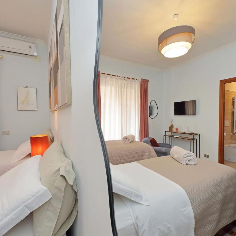 Villa Gisi Guest House - Twin Room with Private Bathroom - 15