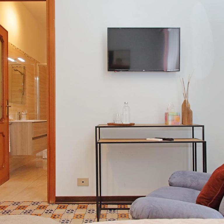 Villa Gisi Guest House - Twin Room with Private Bathroom - 9