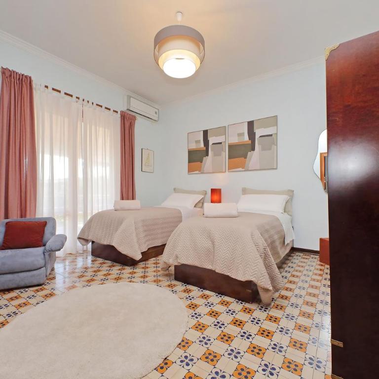Villa Gisi Guest House - Twin Room with Private Bathroom - 4