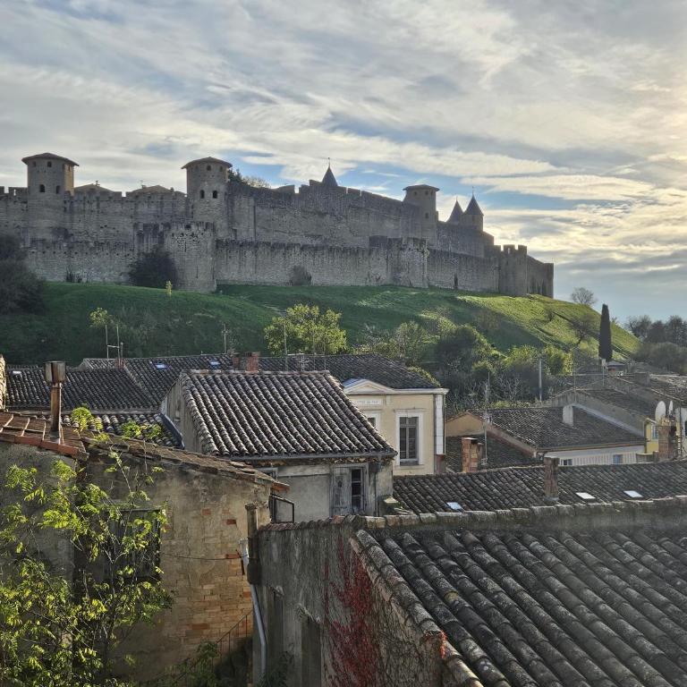 Vue Cité Médiévale Castel View - Chambre Double Deluxe avec Vue sur Château - 18