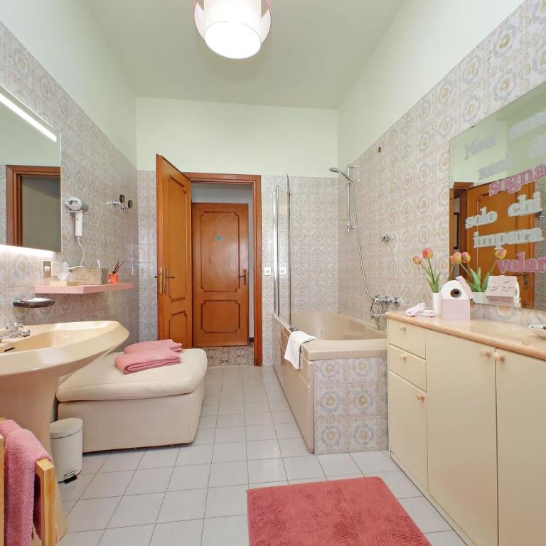 Villa Gisi Guest House - Deluxe Room - 3