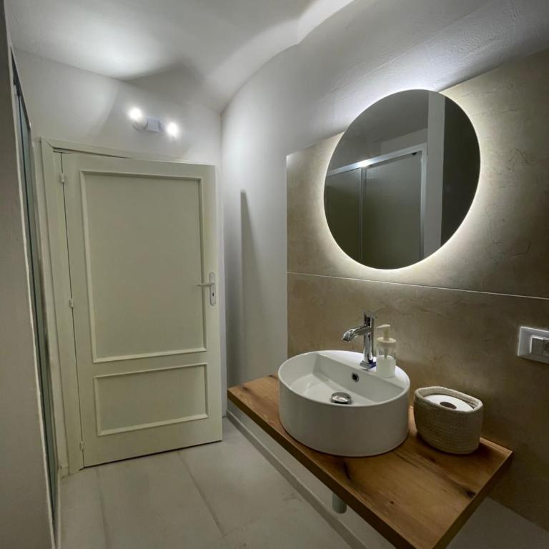 VagaLuna Short Stay - Quadruple Room with Private Bathroom - 14